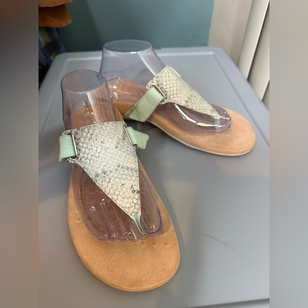 Vionic Wanda Women's Emboss Snake T-strap sandal in the color Seafoam Size 9